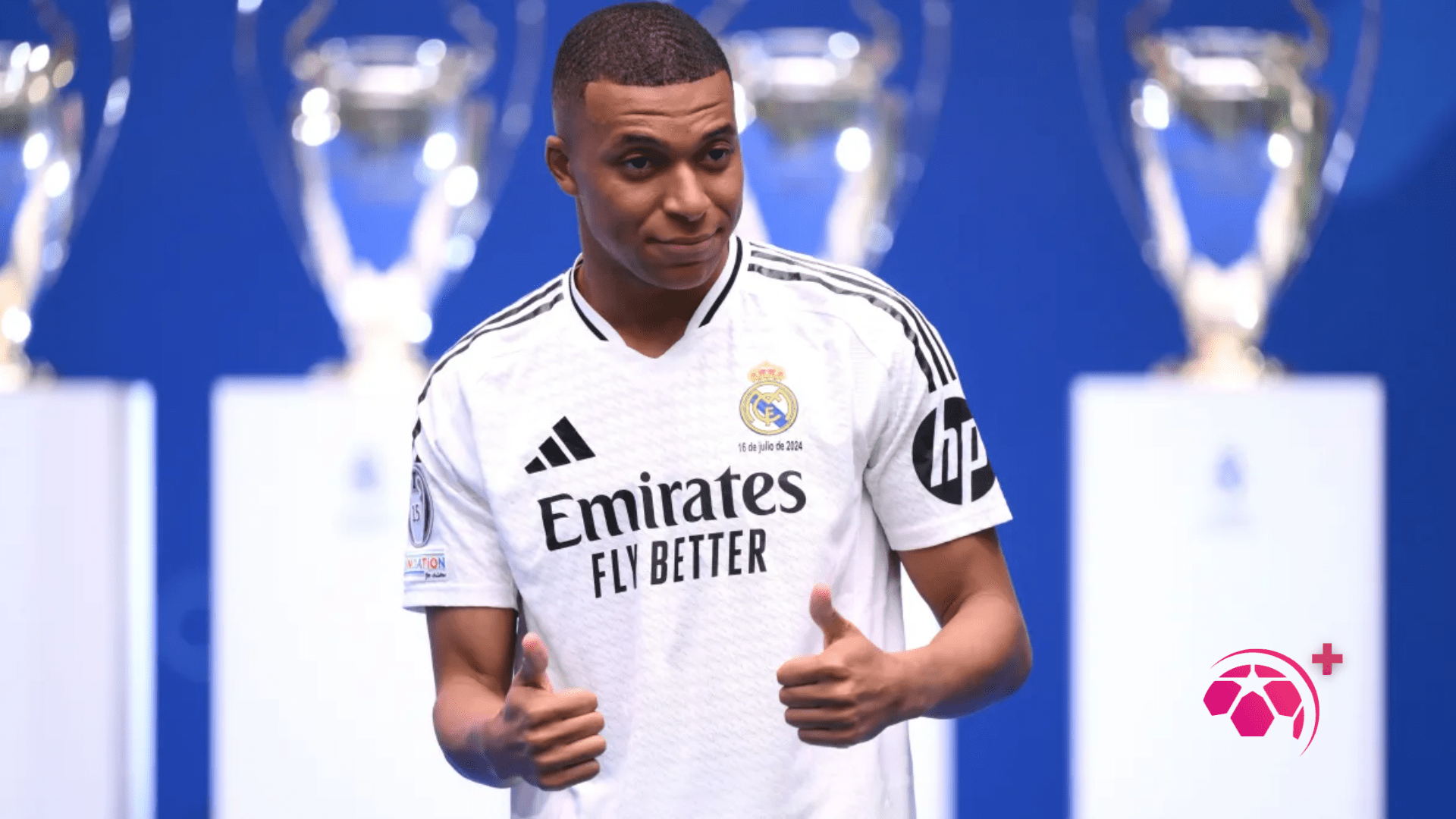 Mbappé é Apresentado no Real Madrid para Multidão no Bernabéu